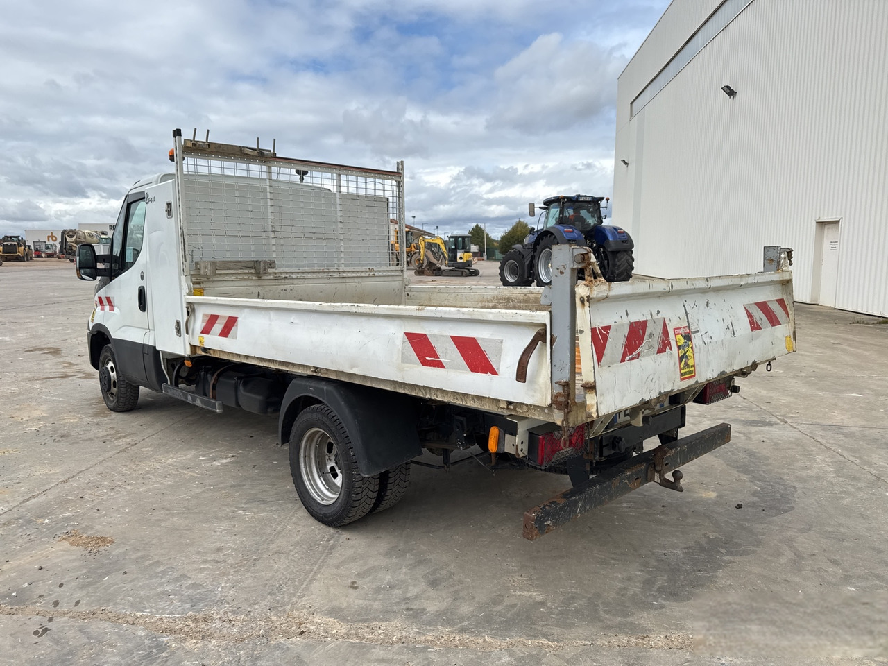 IVECO DAILY 35-150 - Camion benne: photos 3 IVECO DAILY 35-150 - Camion benne: photos 3