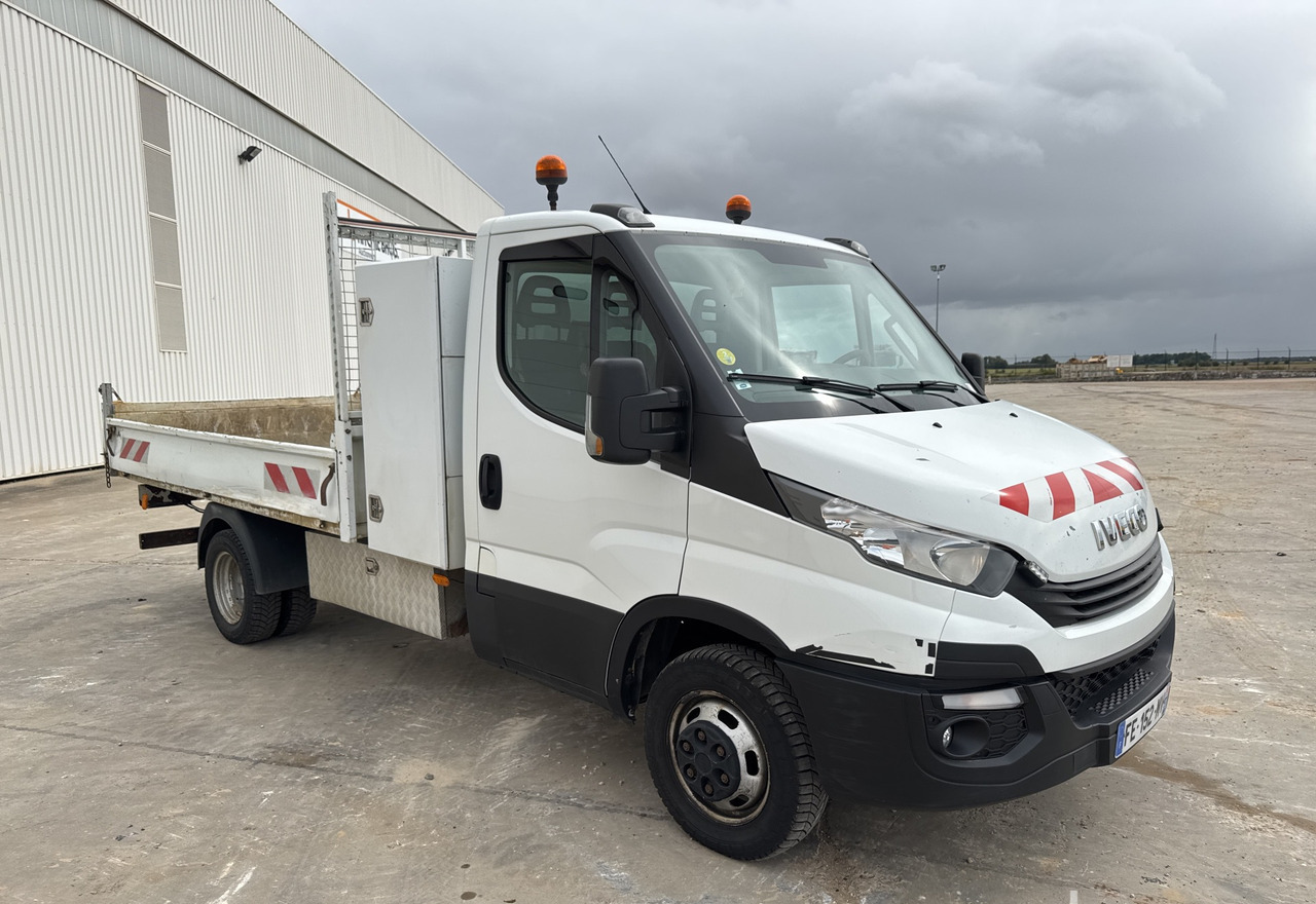 IVECO DAILY 35-150 - Camion benne: photos 5 IVECO DAILY 35-150 - Camion benne: photos 5