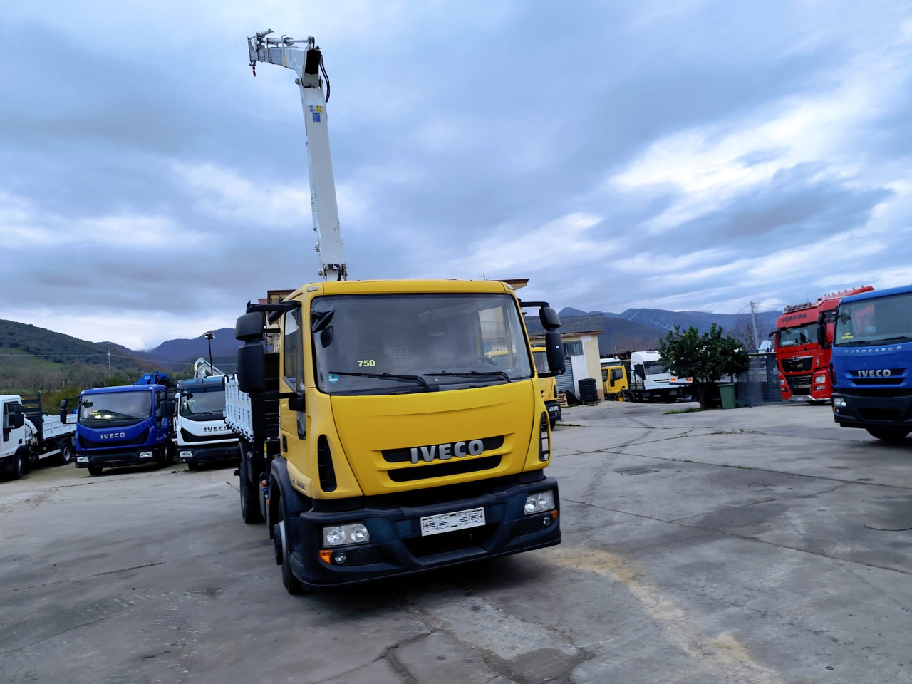 Camion grue IVECO EUROCARGO 120E28P: photos 29