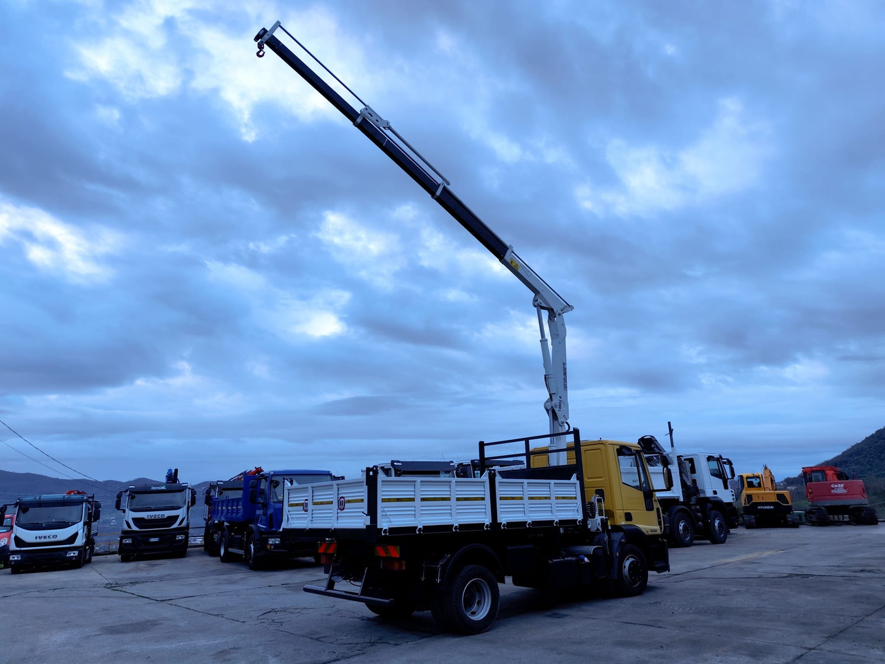 Camion grue IVECO EUROCARGO 120E28P: photos 20