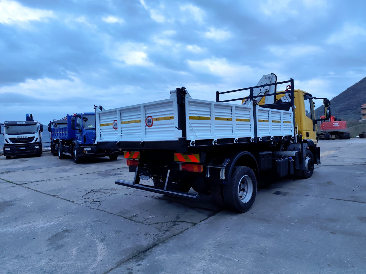 Camion grue IVECO EUROCARGO 120E28P: photos 43