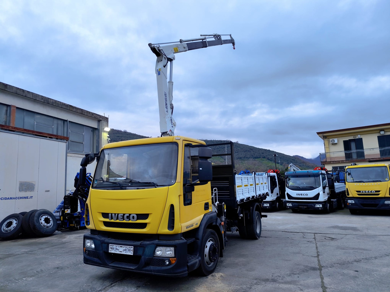 Camion grue IVECO EUROCARGO 120E28P: photos 25