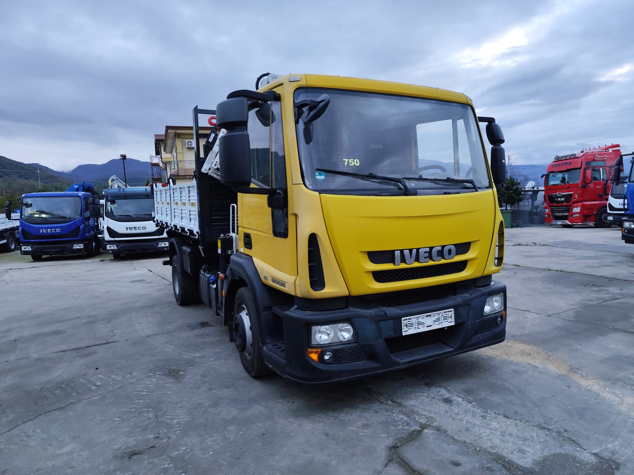 Camion grue IVECO EUROCARGO 120E28P: photos 50