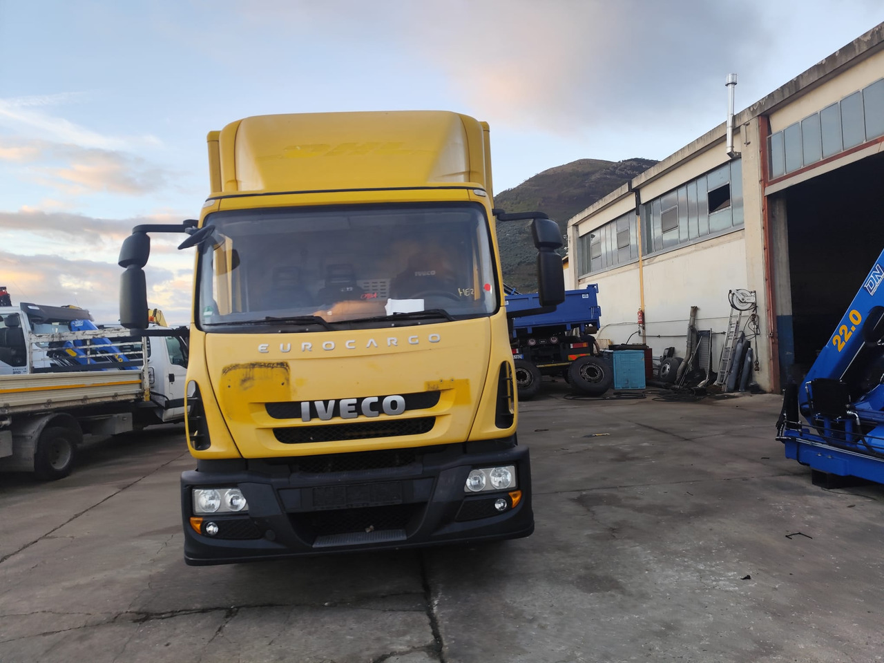 IVECO EUROCARGO 120E28P - Châssis cabine: photos 5 IVECO EUROCARGO 120E28P - Châssis cabine: photos 5
