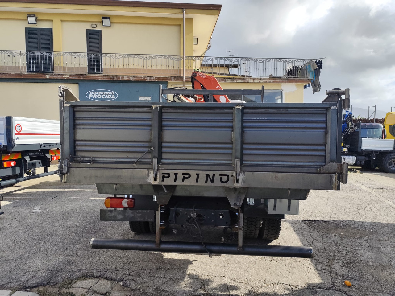 IVECO EUROCARGO 140-250 - Camion grue: photos 5 IVECO EUROCARGO 140-250 - Camion grue: photos 5