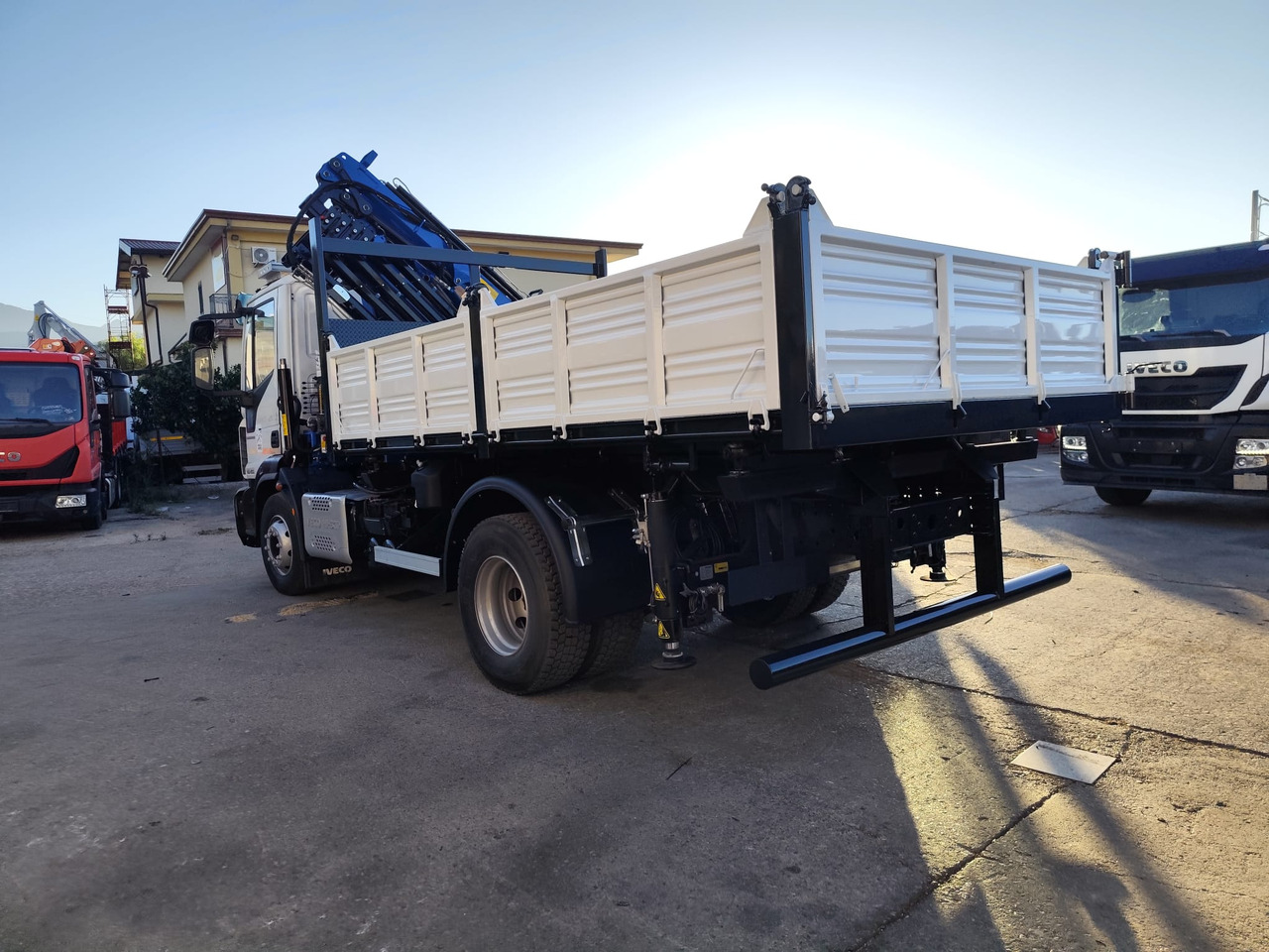 IVECO EUROCARGO 160-250 - Camion grue, Camion benne: photos 3 IVECO EUROCARGO 160-250 - Camion grue, Camion benne: photos 3