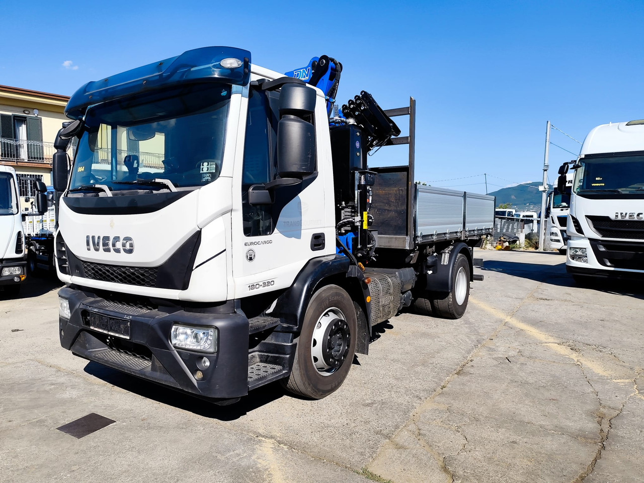 IVECO EUROCARGO 180-320 - Camion grue: photos 1 IVECO EUROCARGO 180-320 - Camion grue: photos 1
