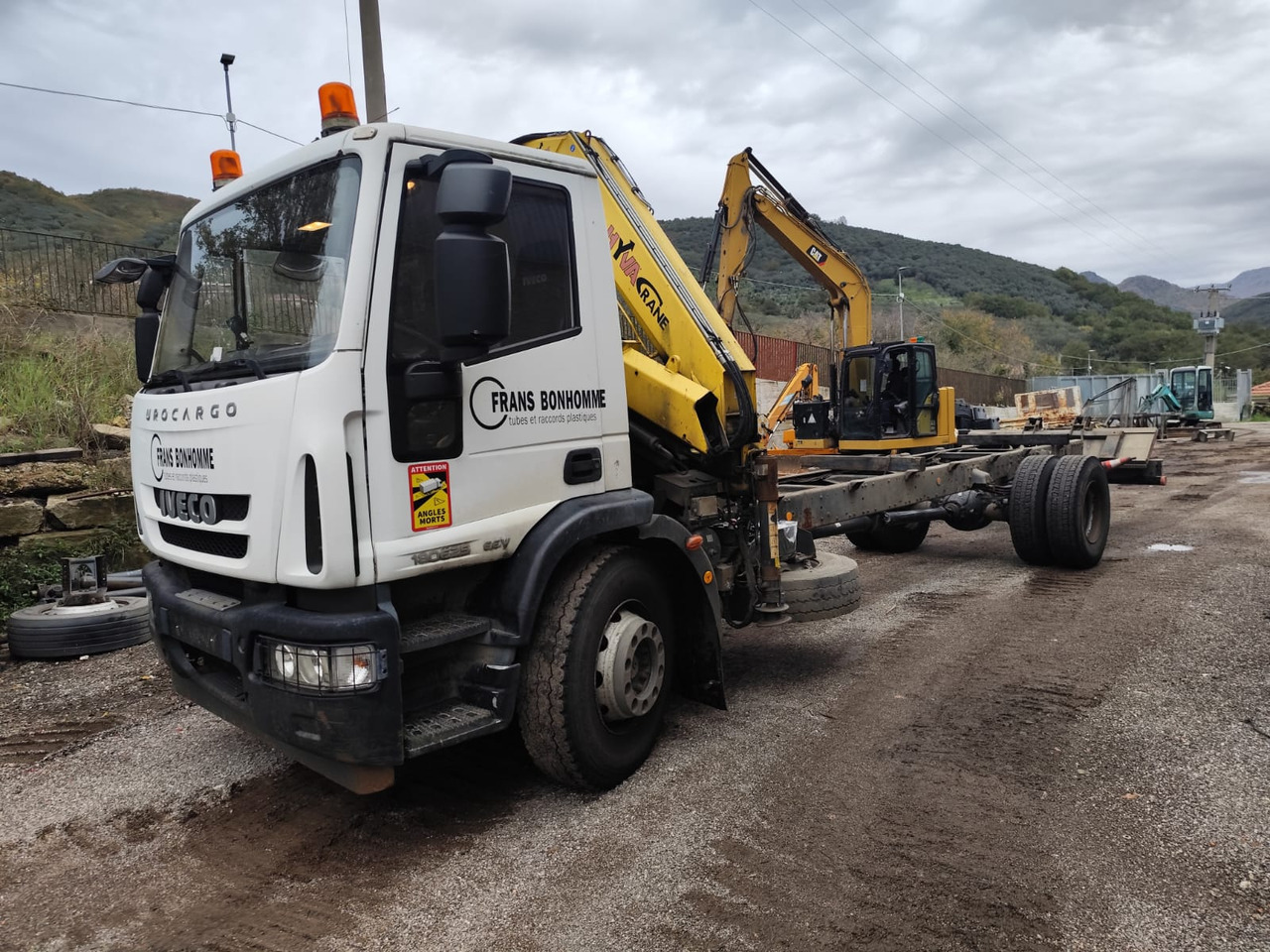 IVECO EUROCARGO 180E25 - Camion grue, Camion grue: photos 1 IVECO EUROCARGO 180E25 - Camion grue, Camion grue: photos 1