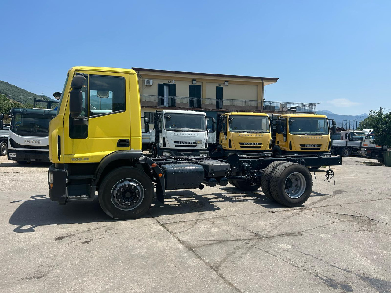IVECO EUROCARGO 190EL25 - Châssis cabine: photos 2 IVECO EUROCARGO 190EL25 - Châssis cabine: photos 2