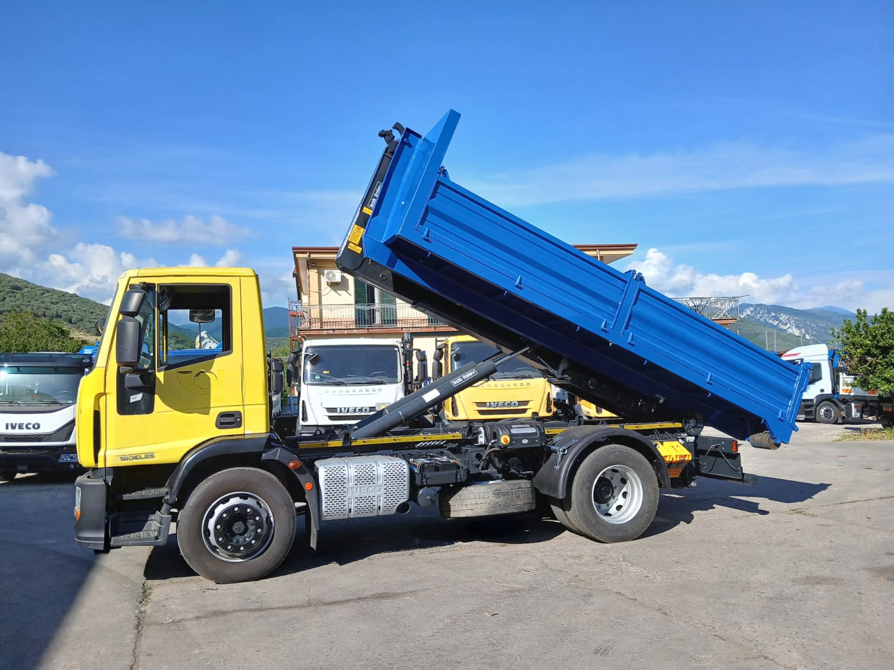IVECO EUROCARGO 190EL25 - Camion ampliroll: photos 4 IVECO EUROCARGO 190EL25 - Camion ampliroll: photos 4