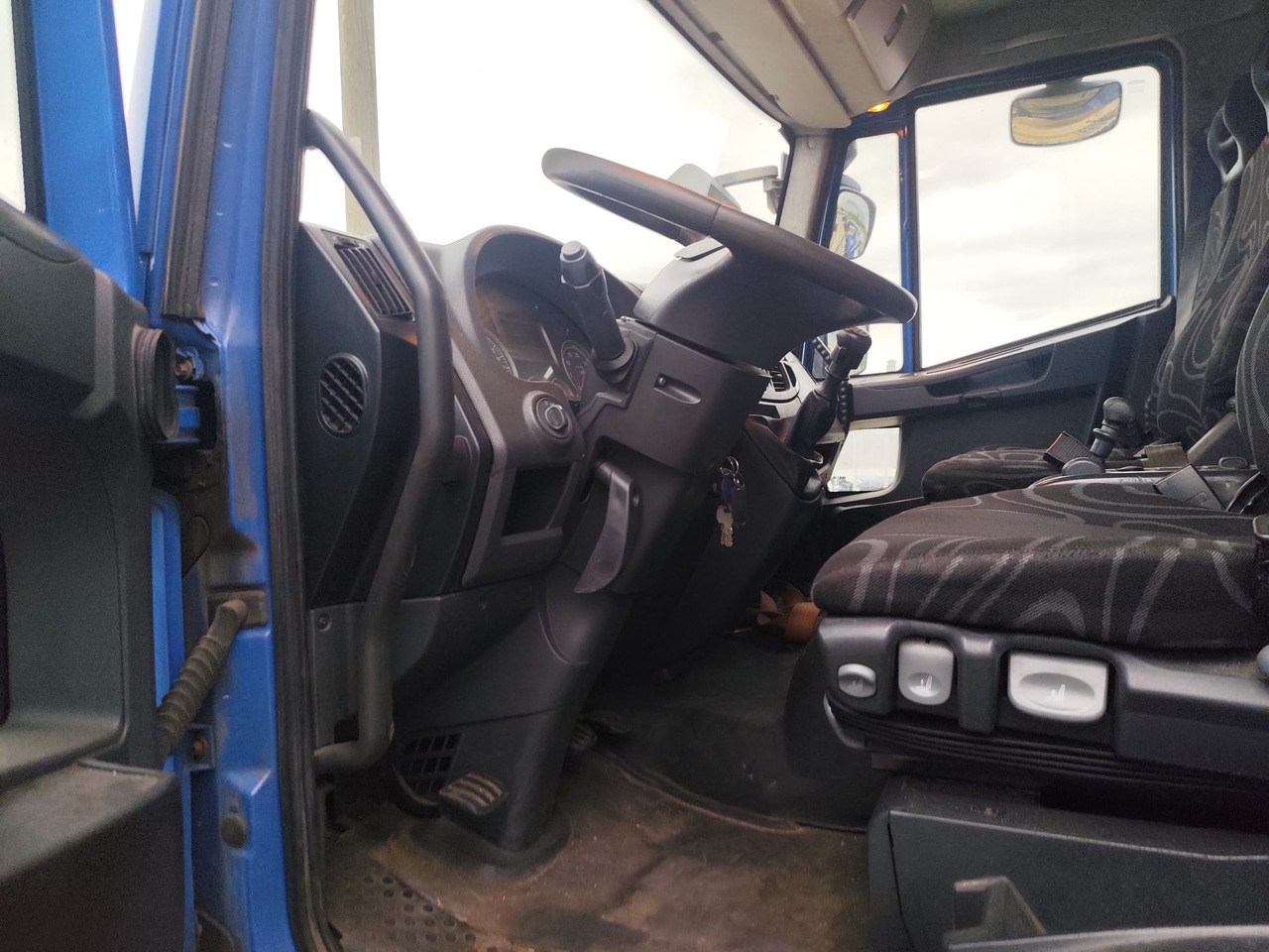 IVECO EUROCARGO 190EL28 - Châssis cabine: photos 3 IVECO EUROCARGO 190EL28 - Châssis cabine: photos 3