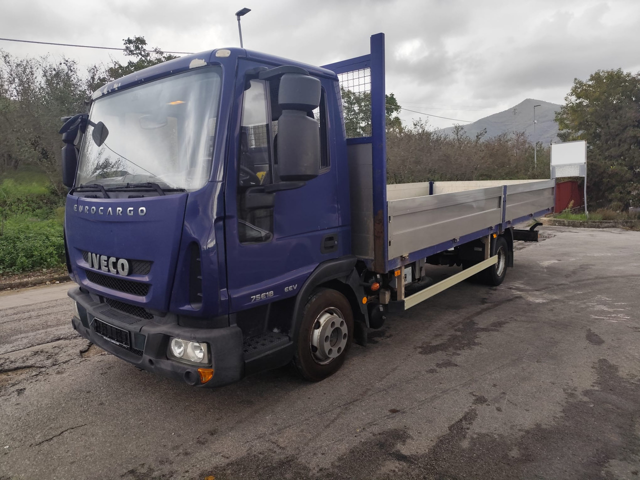 IVECO EUROCARGO 75E18 - Camion benne: photos 1 IVECO EUROCARGO 75E18 - Camion benne: photos 1