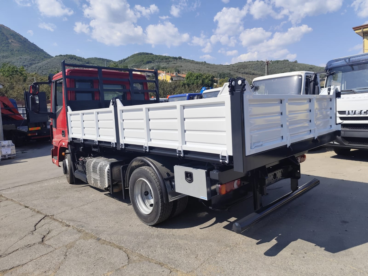 IVECO EUROCARGO 80-190 - Châssis cabine: photos 4 IVECO EUROCARGO 80-190 - Châssis cabine: photos 4