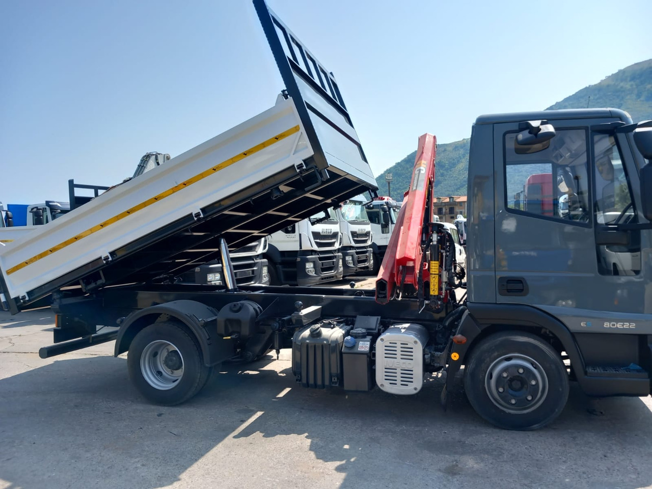 Camion grue IVECO EUROCARGO 80E22: photos 21