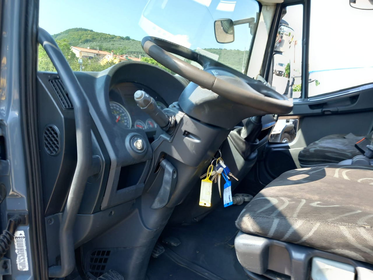 Camion grue IVECO EUROCARGO 80E22: photos 9