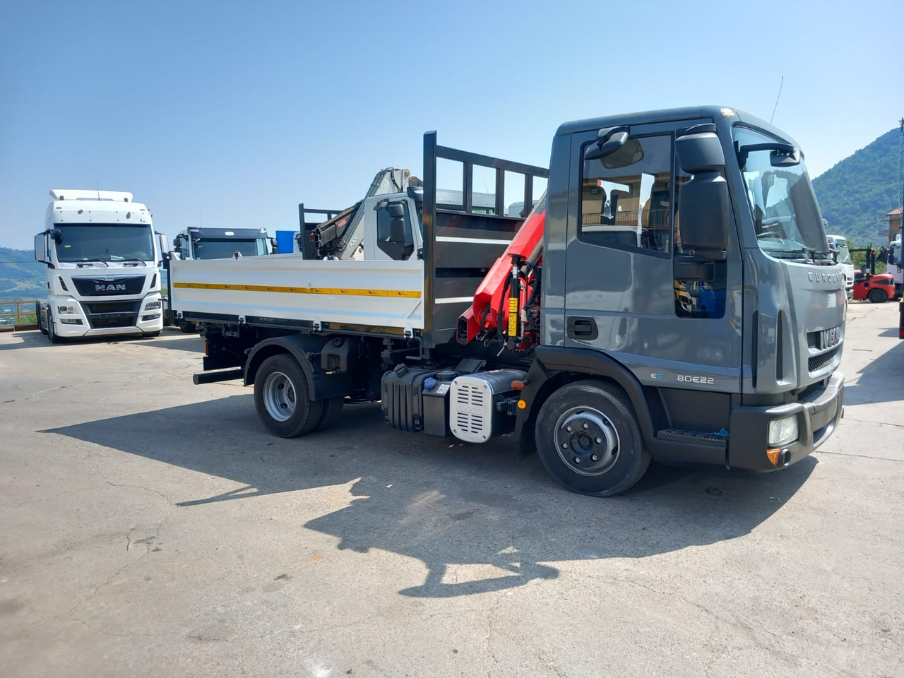 Camion grue IVECO EUROCARGO 80E22: photos 12