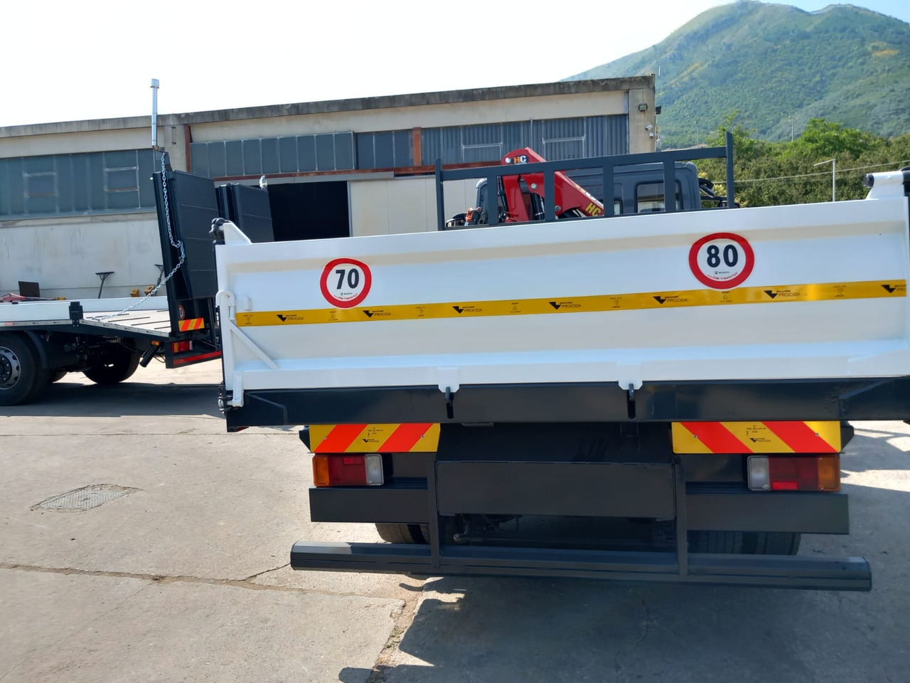 Camion grue IVECO EUROCARGO 80E22: photos 10