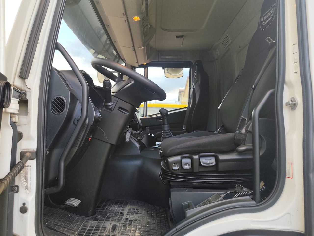IVECO STRALIS AD 260S31 Y/P - crédit-bail IVECO STRALIS AD 260S31 Y/P: photos 7
