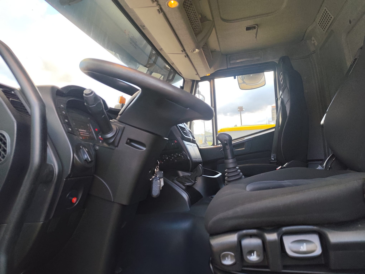 IVECO STRALIS AD 260S31 Y/P - crédit-bail IVECO STRALIS AD 260S31 Y/P: photos 13
