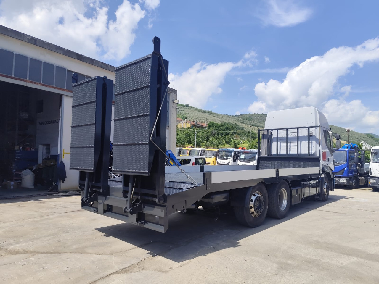 Camion plateau IVECO STRALIS AS 260S46: photos 22