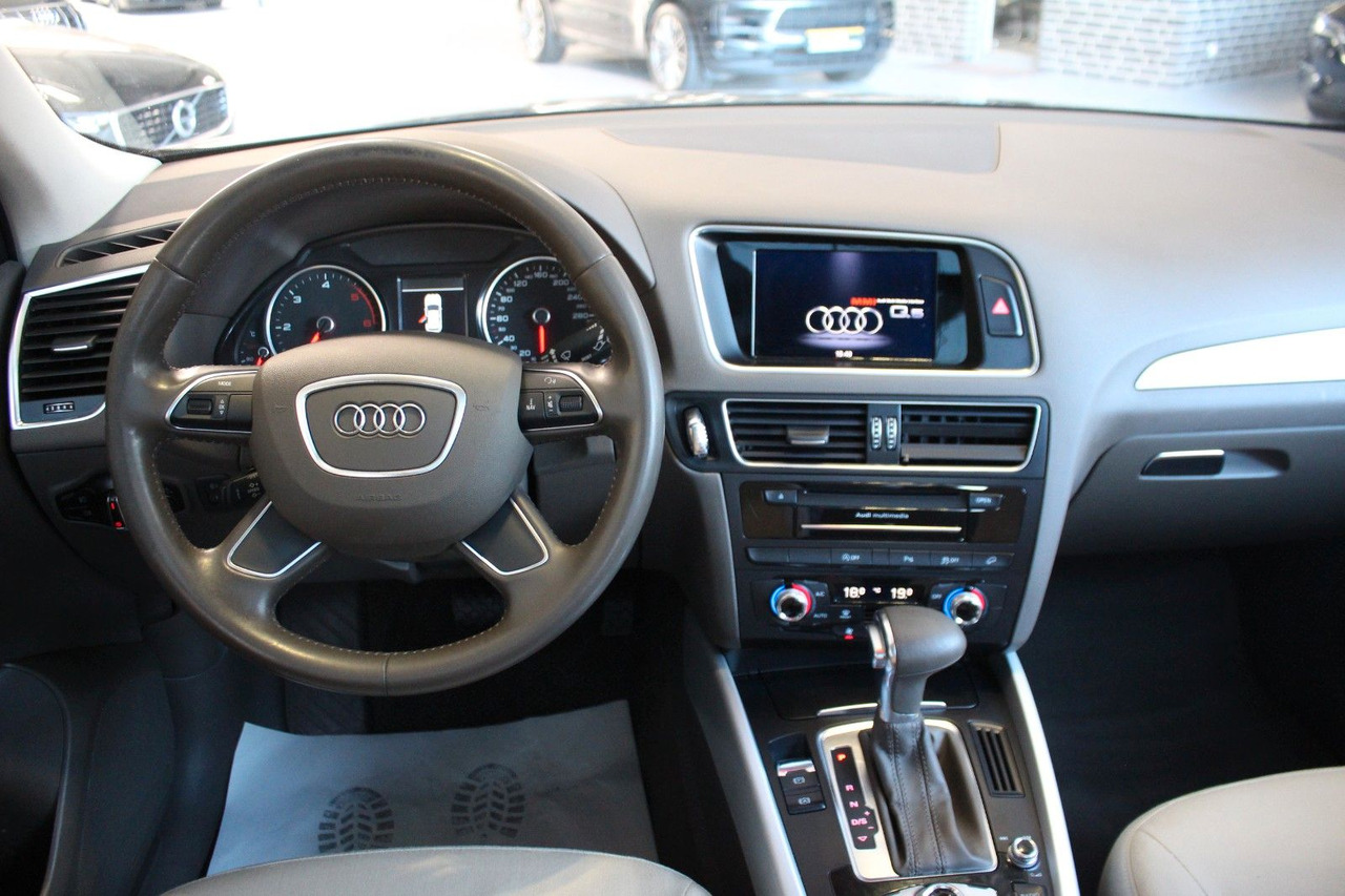 SUV Audi Q5 2.0 TDI  S-tronic quattro Panorama Kamera ACC: photos 12