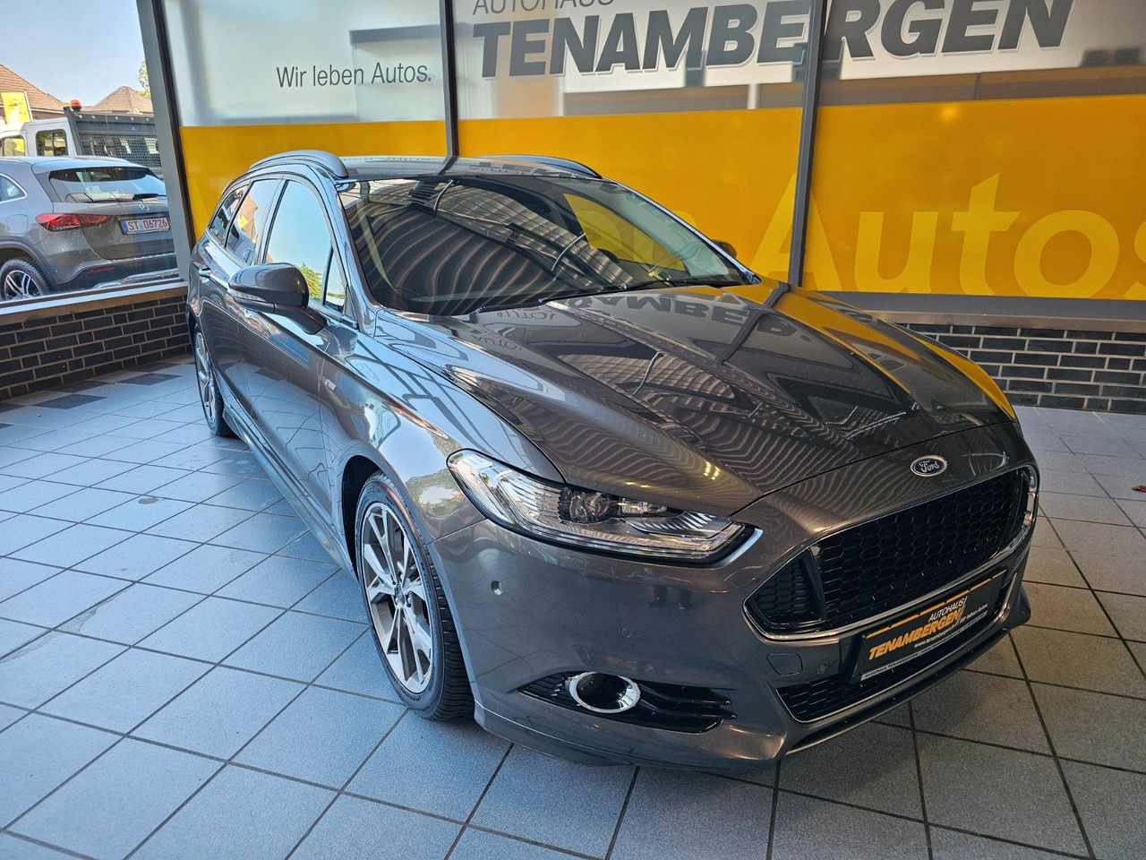 Ford Mondeo Turnier ST-Line LED Scheinwerfer - Voiture break: photos 2 Ford Mondeo Turnier ST-Line LED Scheinwerfer - Voiture break: photos 2