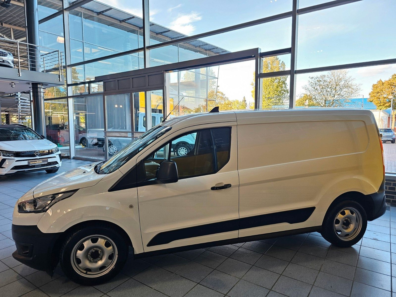 Ford Transit Connect Kasten lang - Voiture: photos 4 Ford Transit Connect Kasten lang - Voiture: photos 4