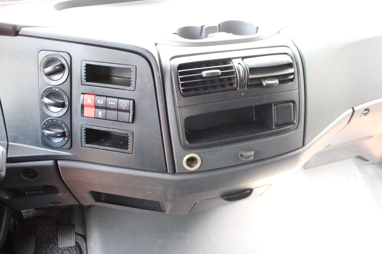 Camion plateau Mercedes-Benz Atego  Pritsche 921: photos 12