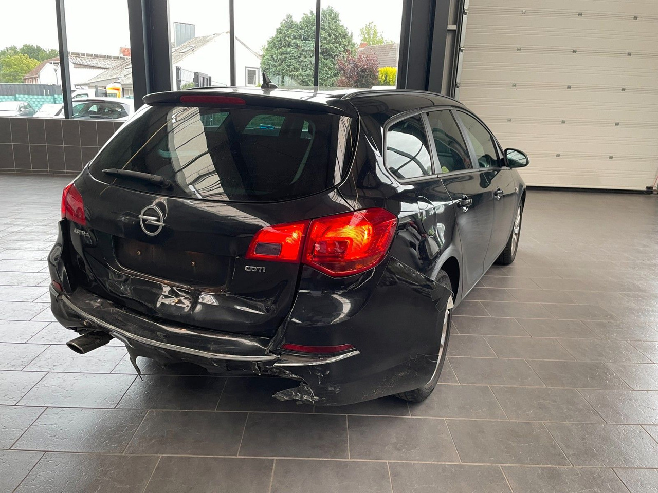 Opel Astra J Sports Tourer Style - Voiture: photos 4 Opel Astra J Sports Tourer Style - Voiture: photos 4
