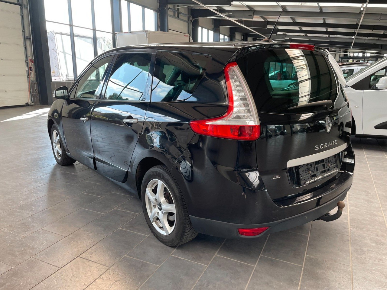 Renault Scenic III Grand BOSE Edition AHK - Transport de personnes: photos 5 Renault Scenic III Grand BOSE Edition AHK - Transport de personnes: photos 5