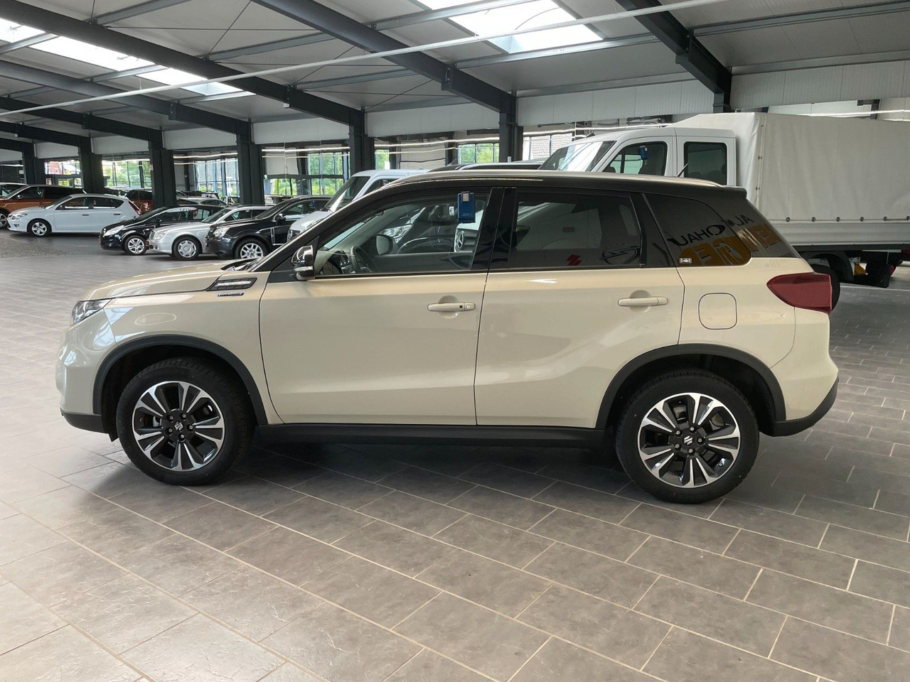 Suzuki Vitara 1.5 Mild-Hybrid Comfort+ 4x2 LED DAB+ ACC - SUV: photos 5 Suzuki Vitara 1.5 Mild-Hybrid Comfort+ 4x2 LED DAB+ ACC - SUV: photos 5
