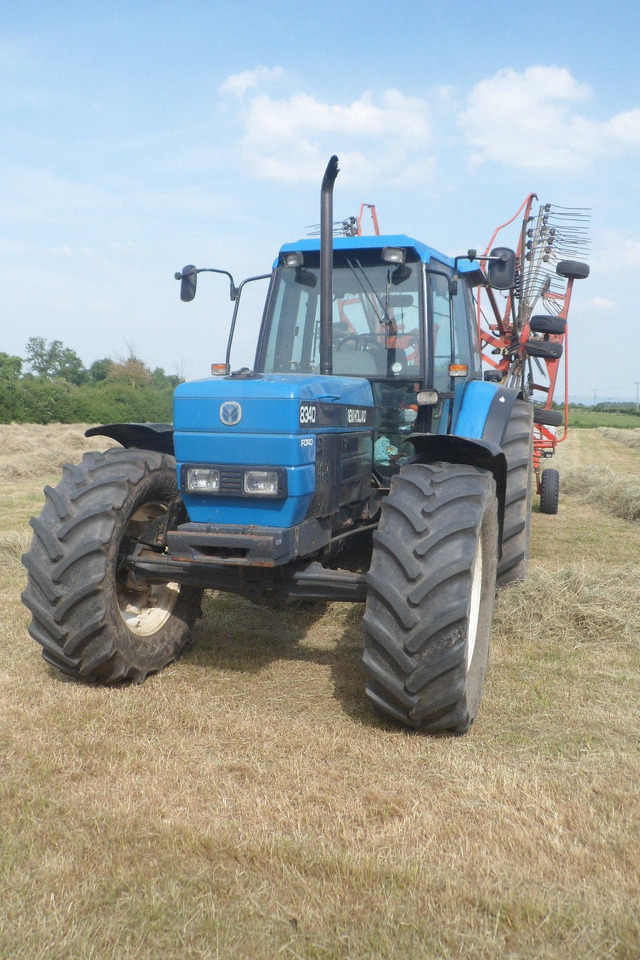 NEW HOLLAND 8340 - Tracteur agricole: photos 1 NEW HOLLAND 8340 - Tracteur agricole: photos 1