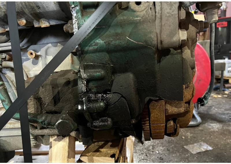 Volvo D13K540 K5 - Moteur: photos 5 Volvo D13K540 K5 - Moteur: photos 5