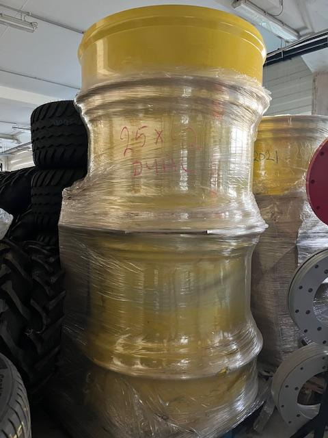 25x42 Dual-Trac twin-tracked John Deere - Jante pour Machine agricole: photos 2 25x42 Dual-Trac twin-tracked John Deere - Jante pour Machine agricole: photos 2