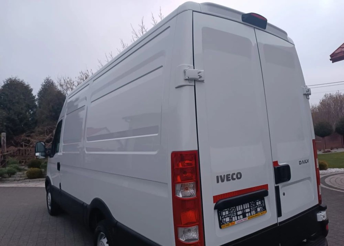 Iveco Dailly 2.3 - Fourgon utilitaire: photos 3 Iveco Dailly 2.3 - Fourgon utilitaire: photos 3