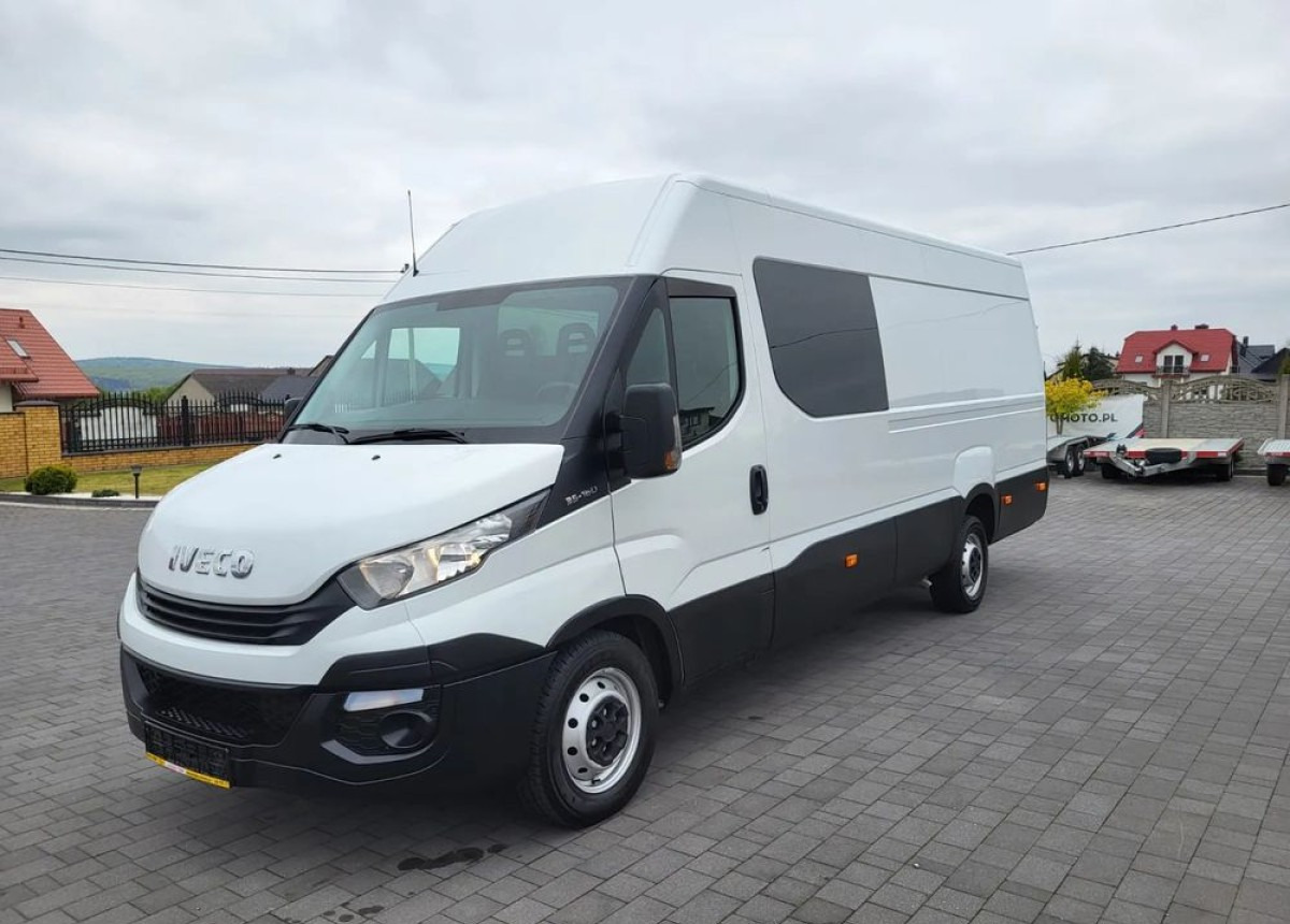 Iveco Daily Max 7 -osobowe - Utilitaire double cabine: photos 3 Iveco Daily Max 7 -osobowe - Utilitaire double cabine: photos 3