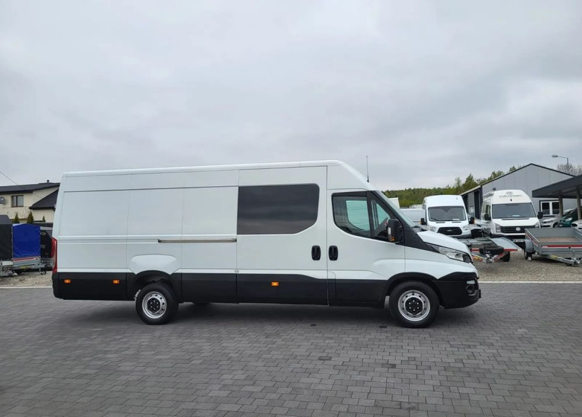 Iveco Daily Max 7 -osobowe - Utilitaire double cabine: photos 2 Iveco Daily Max 7 -osobowe - Utilitaire double cabine: photos 2