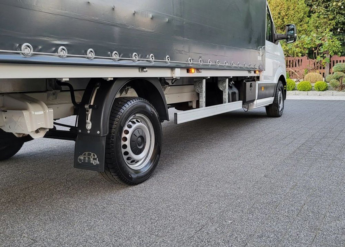 Utilitaire plateau baché Volkswagen Crafter: photos 11