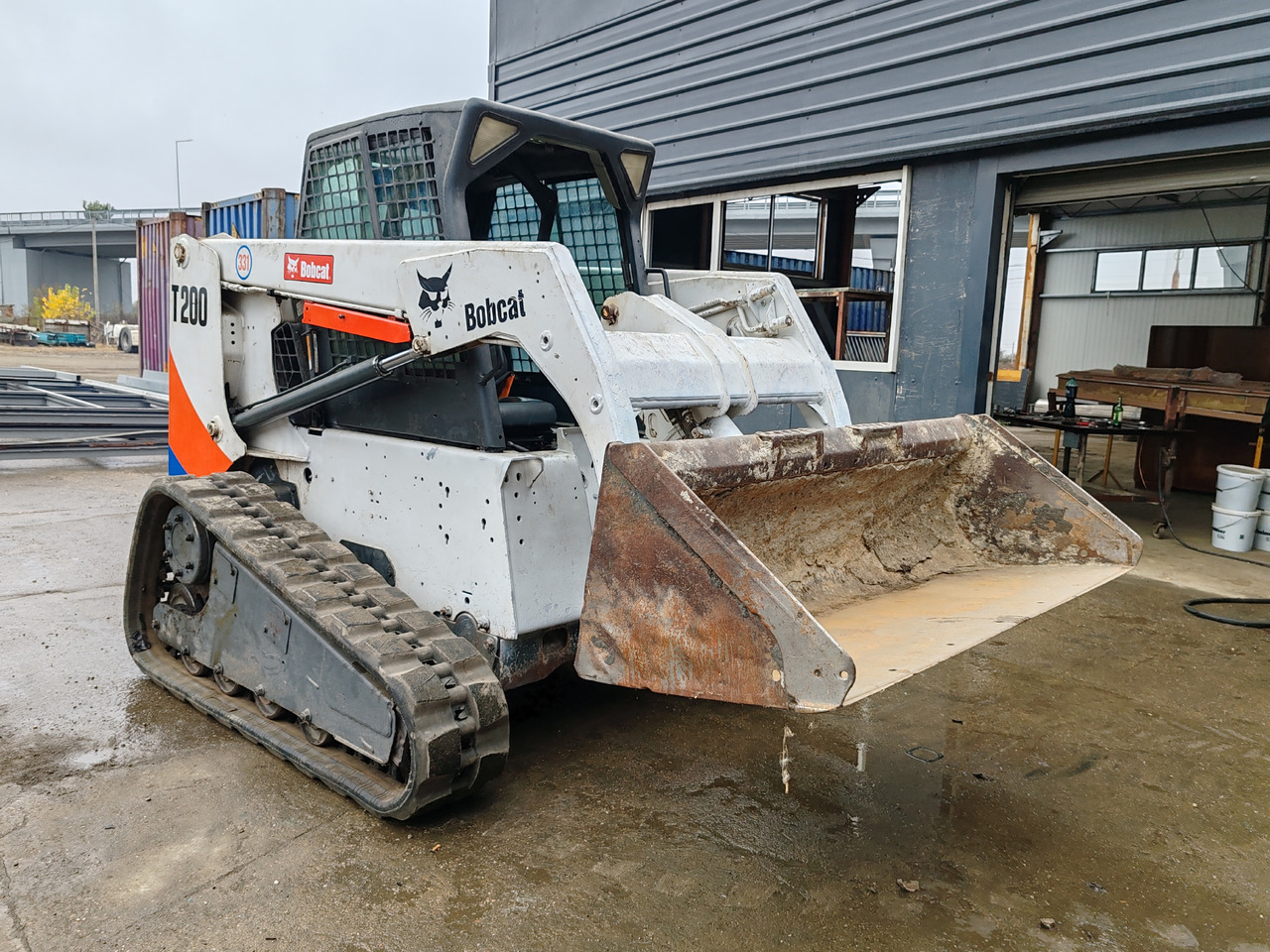 BOBCAT T200 - Chargeuse compacte sur chenilles: photos 1 BOBCAT T200 - Chargeuse compacte sur chenilles: photos 1