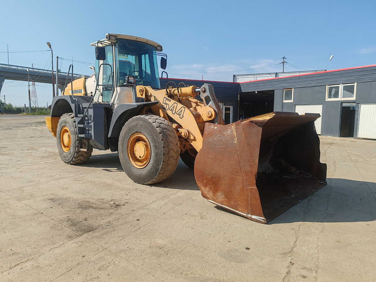 Liebherr 544 Incarcator Frontal Vola - Chargeuse sur pneus: photos 1 Liebherr 544 Incarcator Frontal Vola - Chargeuse sur pneus: photos 1