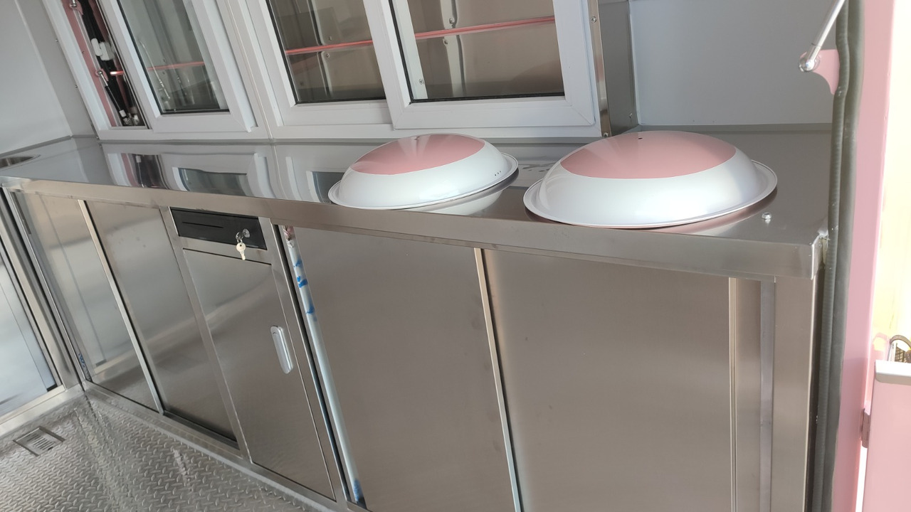 Deli Star Trailer Retro Frenchie HR 5020 Electric - EU standards - Remorque magasin: photos 4 Deli Star Trailer Retro Frenchie HR 5020 Electric - EU standards - Remorque magasin: photos 4