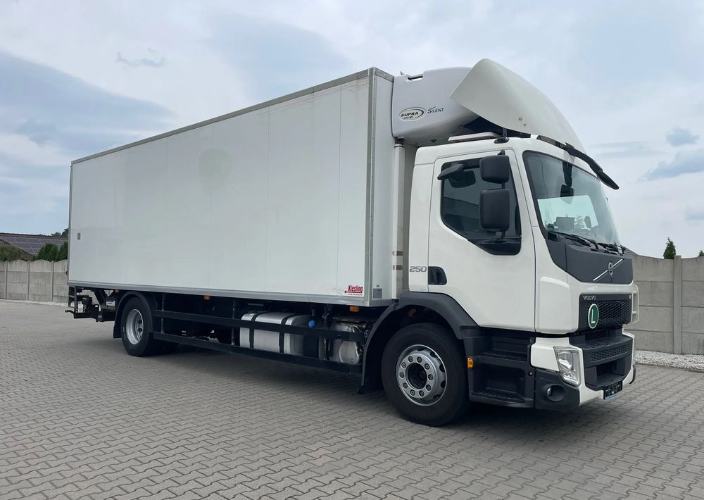Volvo FE 18.250 Chłodnia! EURO 6! - Camion frigorifique: photos 4 Volvo FE 18.250 Chłodnia! EURO 6! - Camion frigorifique: photos 4
