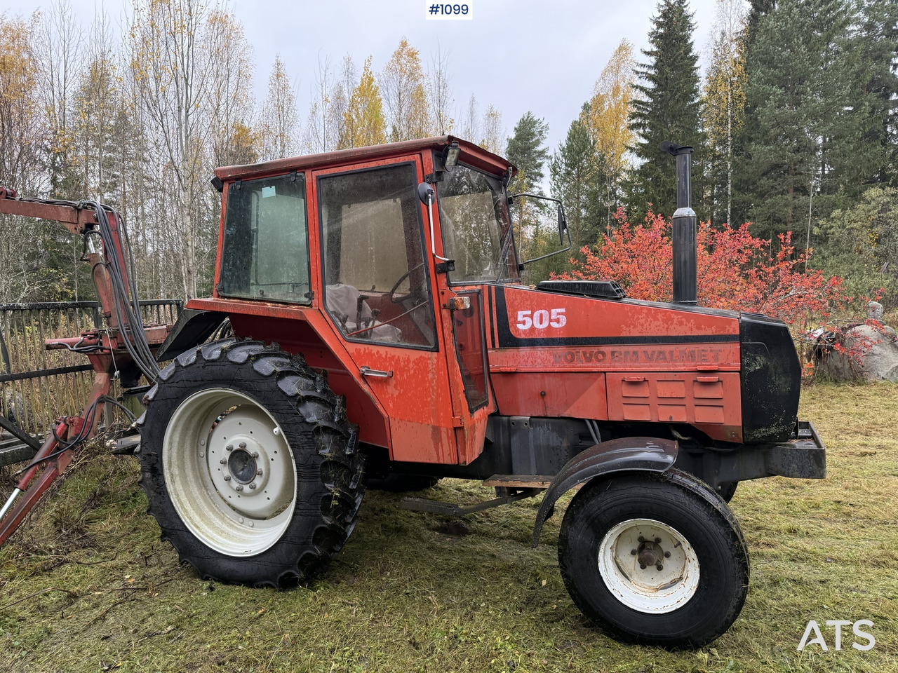 Valmet 505 Tractor and forestry trailer - Tracteur agricole, Remorque forestière: photos 1 Valmet 505 Tractor and forestry trailer - Tracteur agricole, Remorque forestière: photos 1