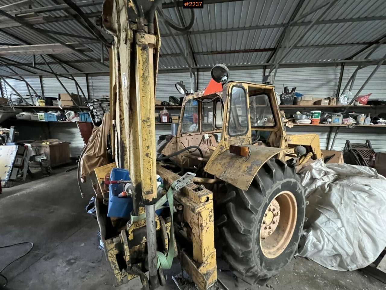 Backhoe loader- MASSEY-FERGUSON 203 - Tractopelle: photos 2 Backhoe loader- MASSEY-FERGUSON 203 - Tractopelle: photos 2