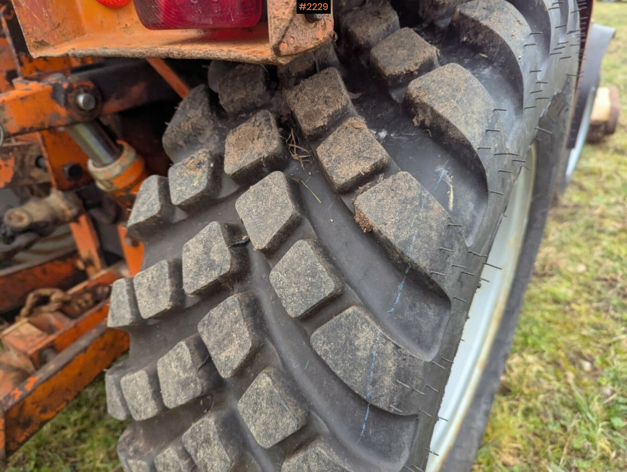 Tracteur agricole Tractor Holder P60 with multiple implements: photos 17