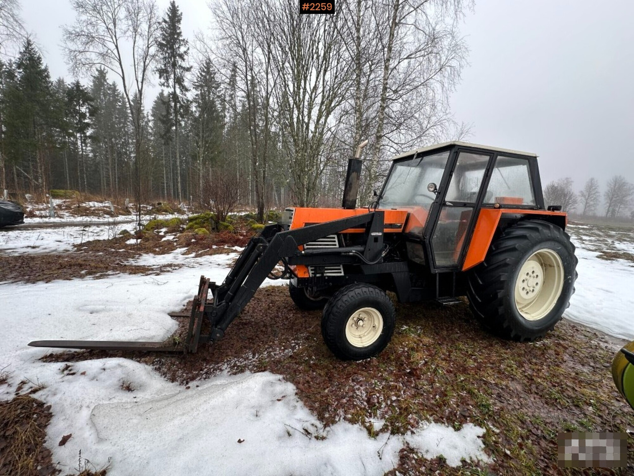 Tractor Ursus C385 Deluxe! with loader and implements - Tracteur agricole: photos 1 Tractor Ursus C385 Deluxe! with loader and implements - Tracteur agricole: photos 1