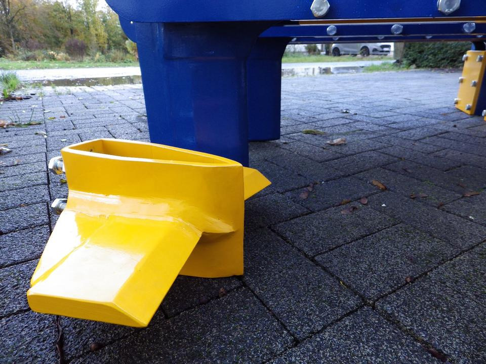 Holzspalter für (Kompakt-) Baggeranbau - Fendeuse de bûches: photos 4 Holzspalter für (Kompakt-) Baggeranbau - Fendeuse de bûches: photos 4