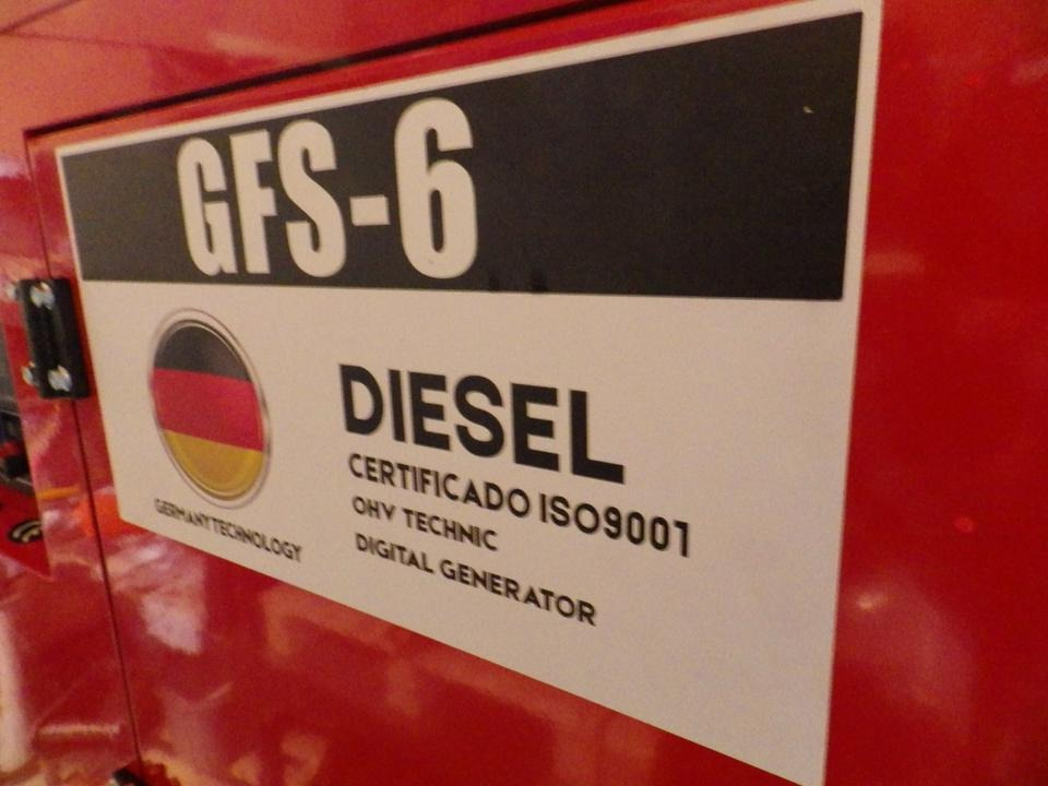 Notstrom Silent Diesel-Generator 6 KW ( €1050,00 netto ) - Groupe électrogène: photos 4 Notstrom Silent Diesel-Generator 6 KW ( €1050,00 netto ) - Groupe électrogène: photos 4