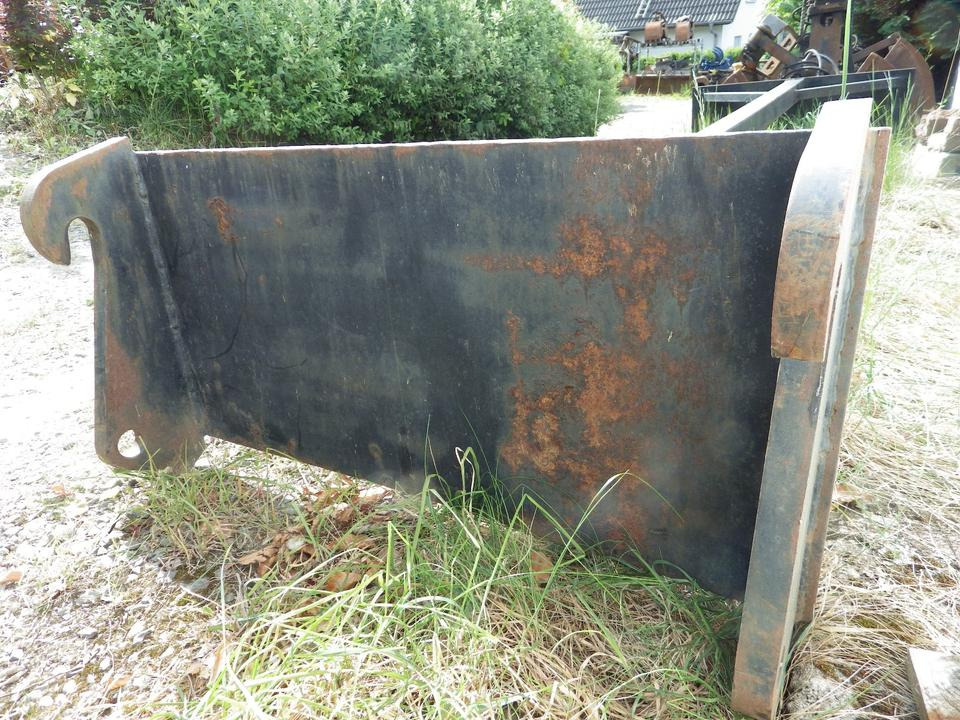 Silokamm Kornschieber Verlängerung an Volvo L30 / Cat 906 908 - Matériel d'ensilage: photos 2 Silokamm Kornschieber Verlängerung an Volvo L30 / Cat 906 908 - Matériel d'ensilage: photos 2