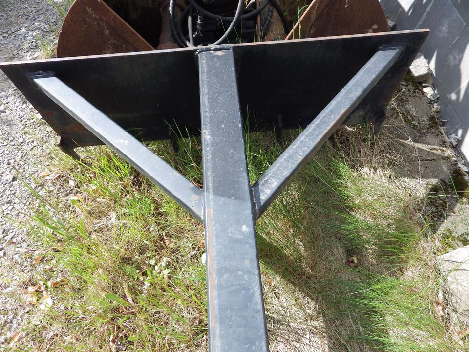 Silokamm Kornschieber Verlängerung an Volvo L30 / Cat 906 908 - Matériel d'ensilage: photos 5 Silokamm Kornschieber Verlängerung an Volvo L30 / Cat 906 908 - Matériel d'ensilage: photos 5